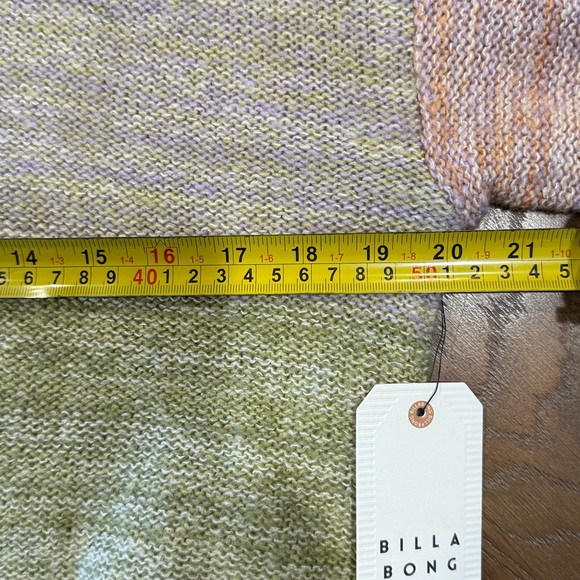 Billabong Women's Pink and Green Crew Neck Sweater - Picture 7 of 11